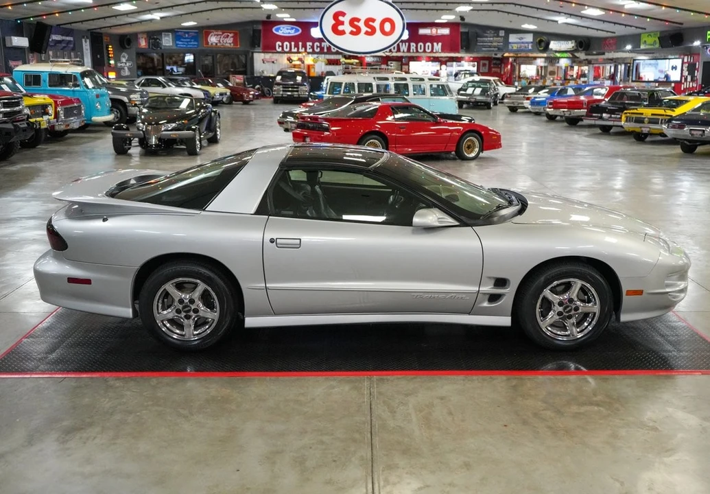 2000 Pontiac Firebird 4th Gen - Image 16 of 31