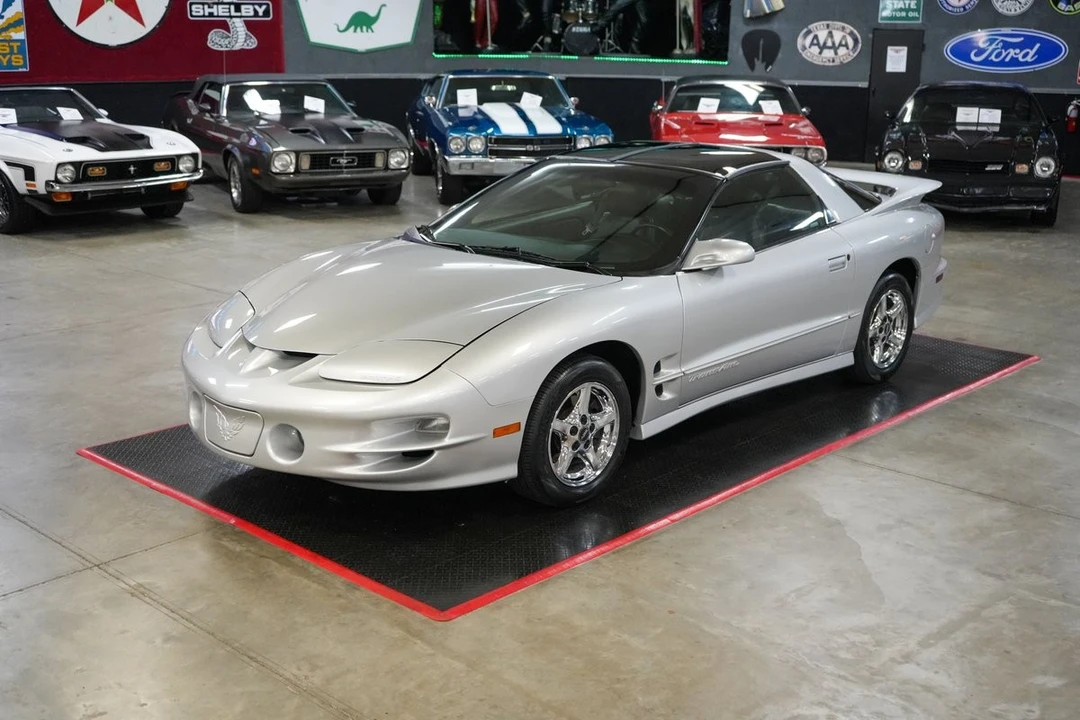 2000 Pontiac Firebird 4th Gen - Image 10 of 31