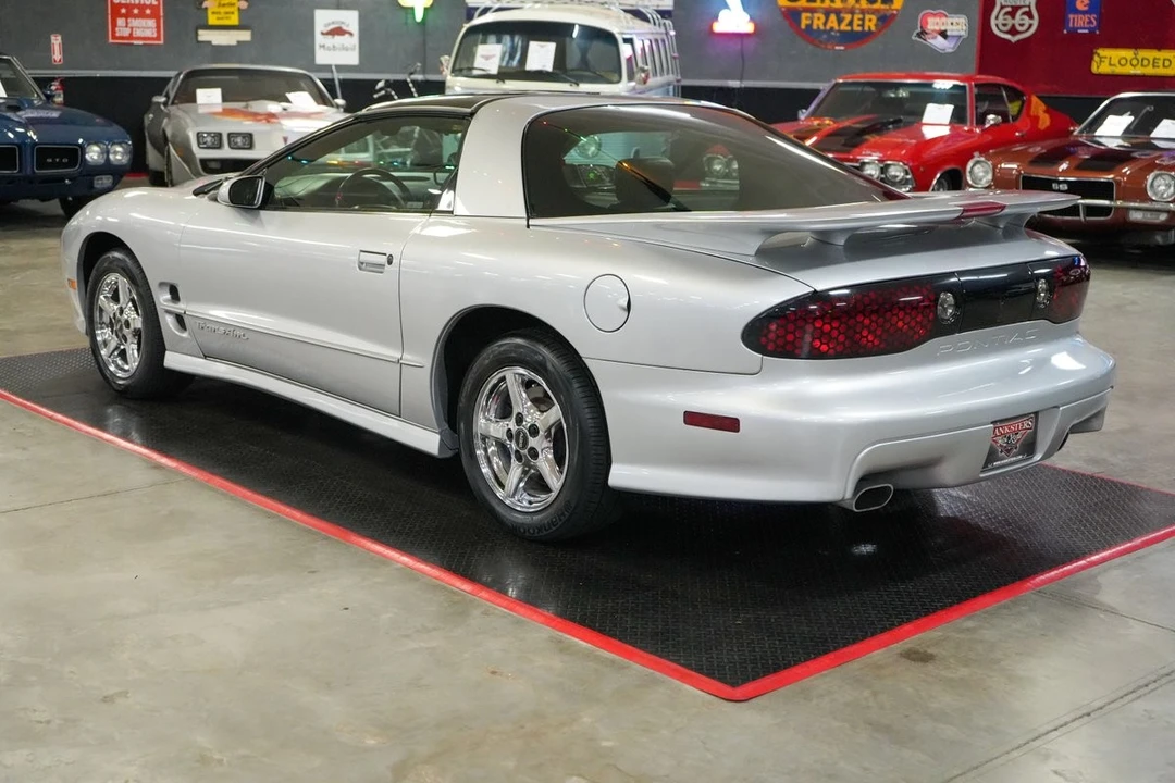2000 Pontiac Firebird 4th Gen - Image 4 of 31