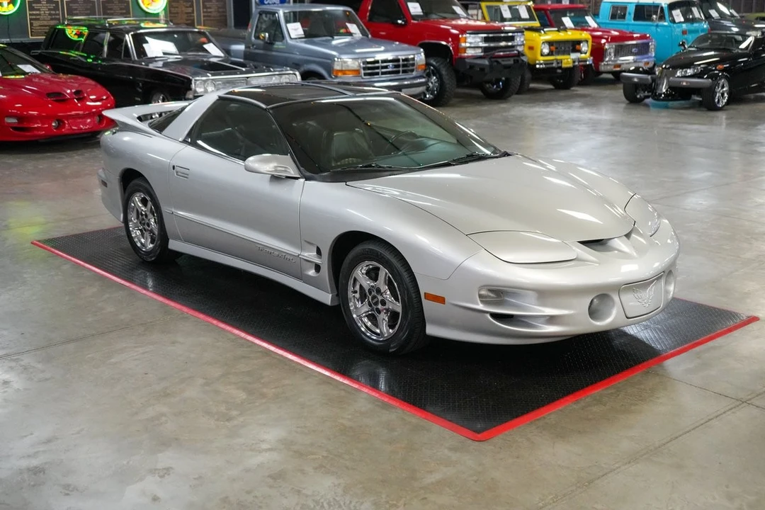 2000 Pontiac Firebird 4th Gen - Image 17 of 31