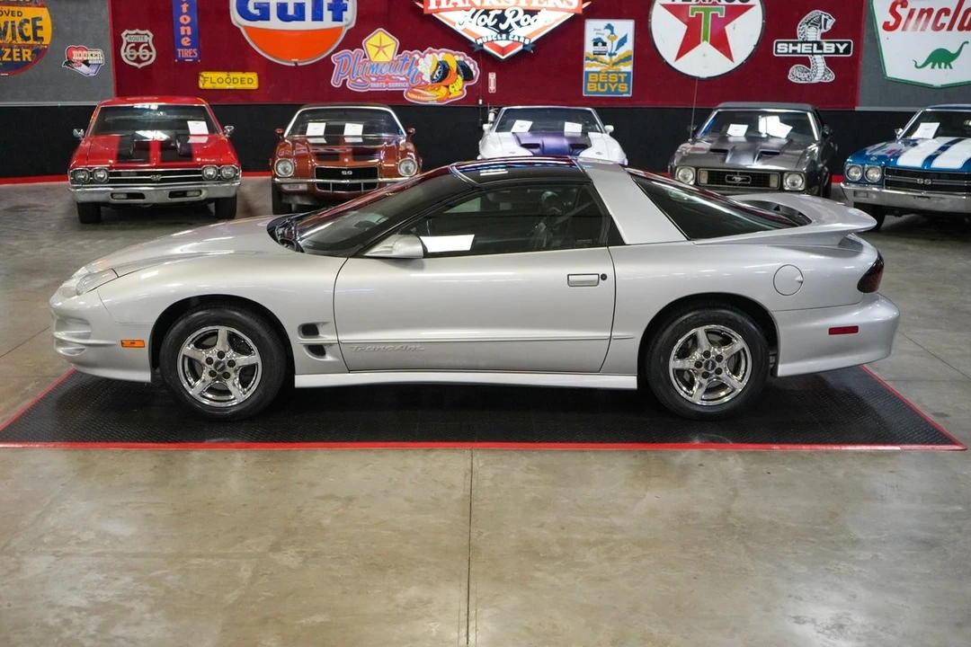 2000 Pontiac Firebird 4th Gen - Image 11 of 31