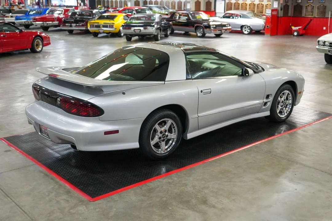 2000 Pontiac Firebird 4th Gen - Image 15 of 31