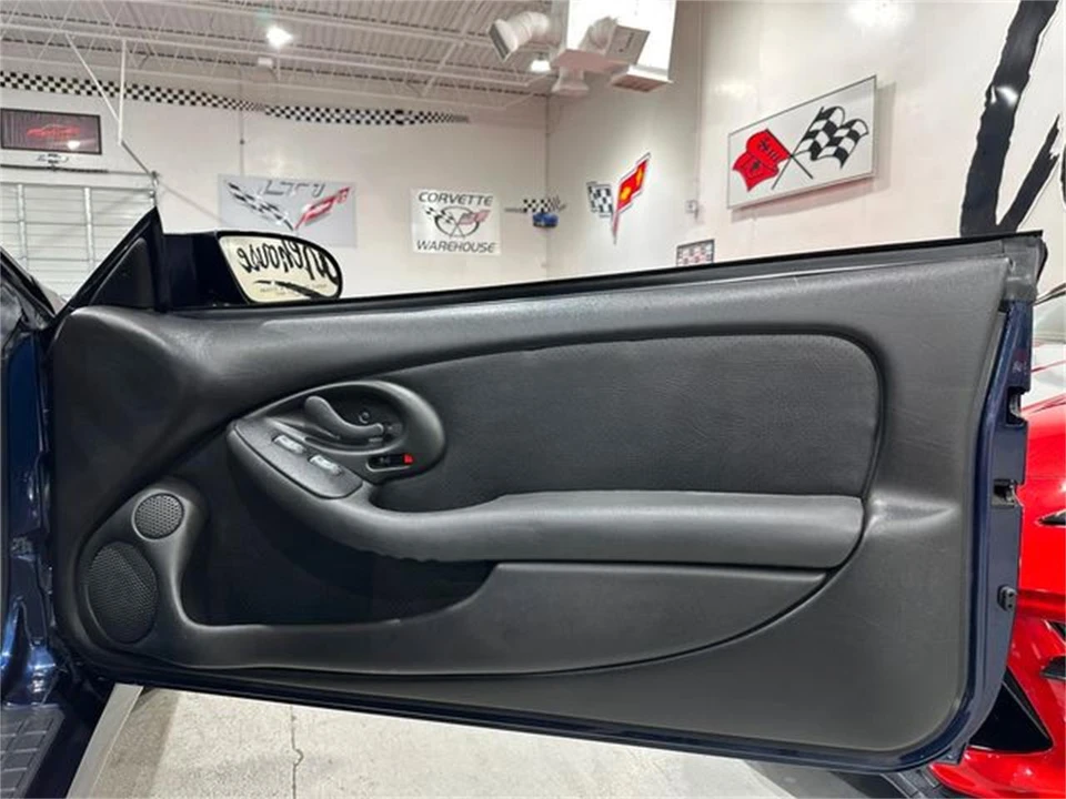 2000 Pontiac Firebird 4th Gen - Image 14 of 27