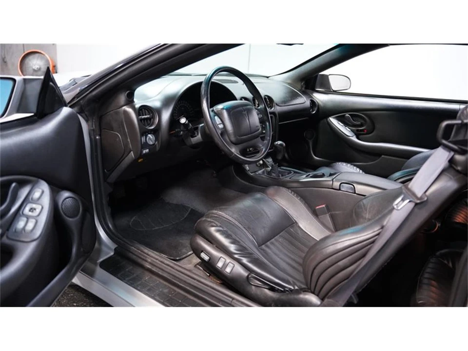 2000 Pontiac Firebird 4th Gen - Image 4 of 31