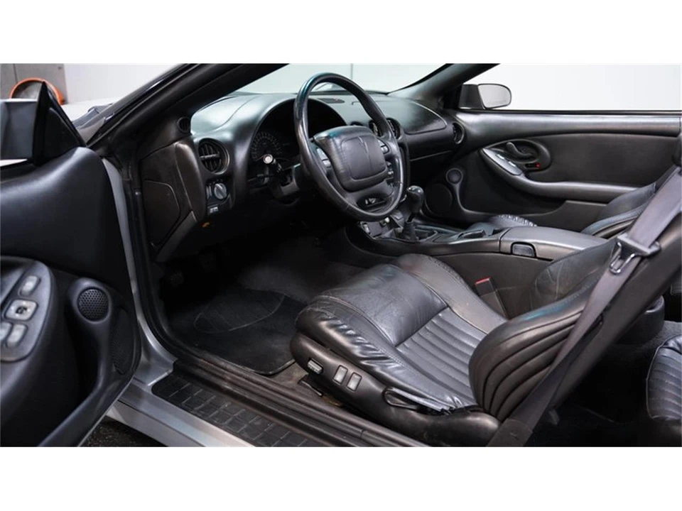 2000 Pontiac Firebird 4th Gen - Image 5 of 31