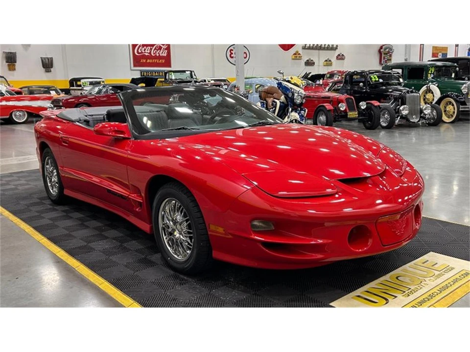 2000 Pontiac Firebird 4th Gen - Image 2 of 9