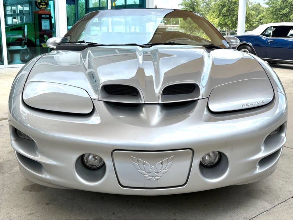 2000 Pontiac Firebird 4th Gen - Image 2 of 31