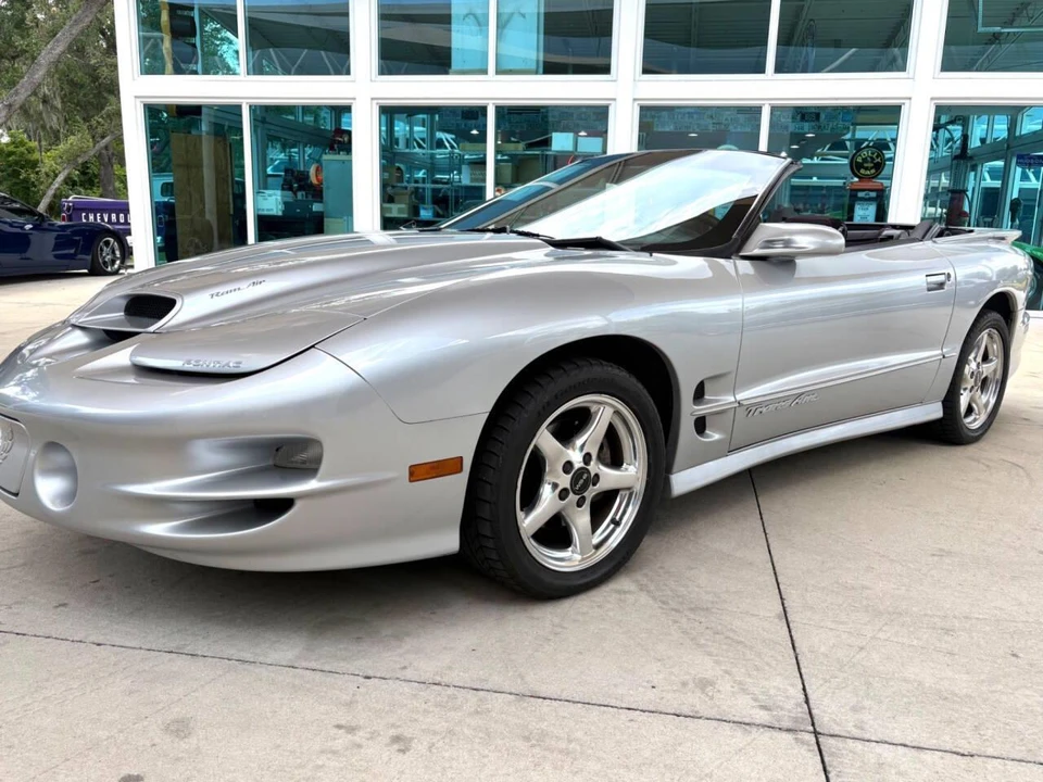 2000 Pontiac Firebird 4th Gen - Image 13 of 31