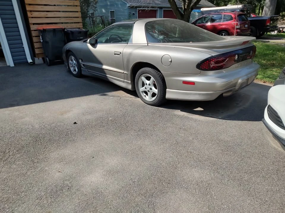 2000 Pontiac Firebird 4th Gen - Image 3 of 8