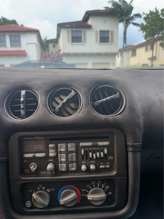 2000 Pontiac Firebird 4th Gen - Image 17 of 19