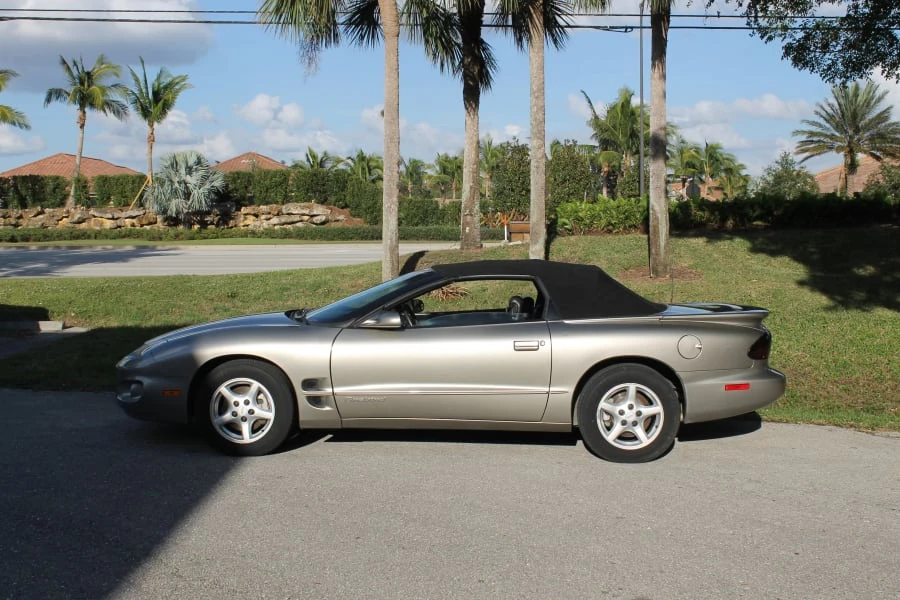 2000 Pontiac Firebird 4th Gen - Image 2 of 9