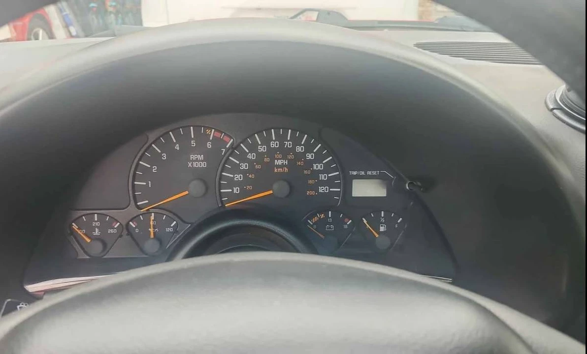 2000 Pontiac Firebird 4th Gen - Image 7 of 14