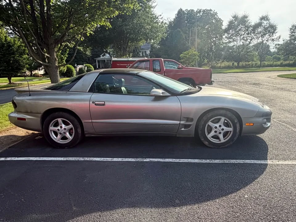 2000 Pontiac Firebird 4th Gen - Image 2 of 8