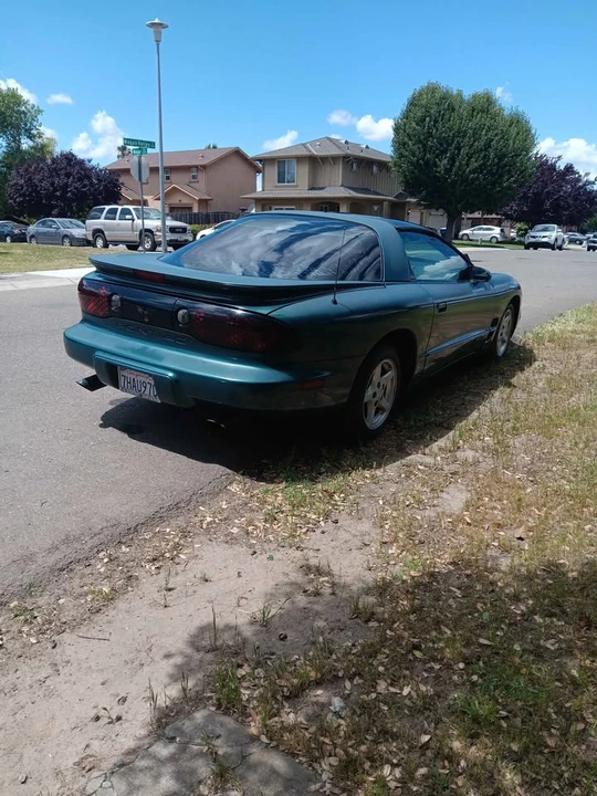2000 Pontiac Firebird 4th Gen - Image 15 of 18