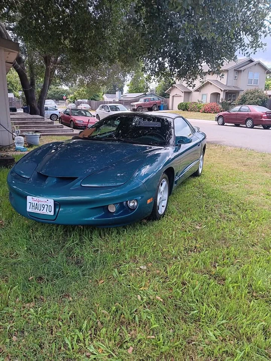 2000 Pontiac Firebird 4th Gen - Image 2 of 18