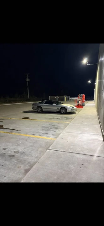 2000 Pontiac Firebird 4th Gen - Image 2 of 5