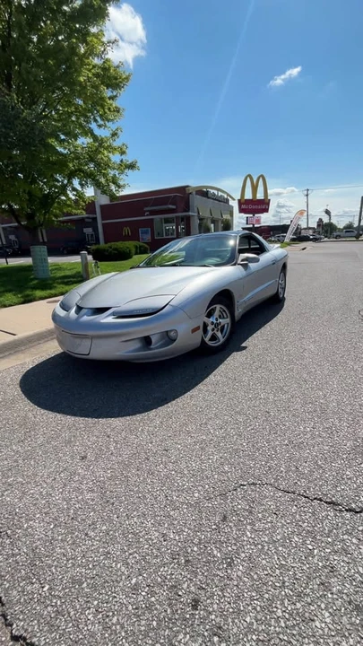 2000 Pontiac Firebird 4th Gen - Image 10 of 15