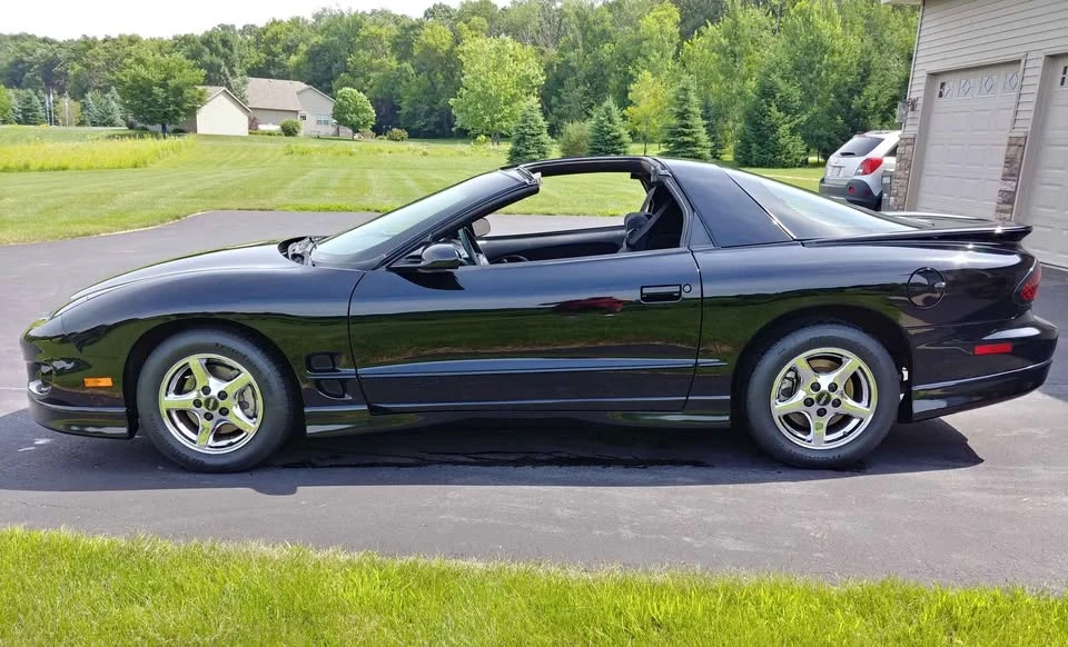 2000 Pontiac Firebird 4th Gen - Image 2 of 8
