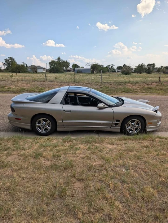 2000 Pontiac Firebird 4th Gen - Image 4 of 15