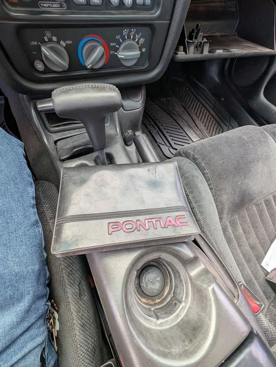 2000 Pontiac Firebird 4th Gen - Image 14 of 15