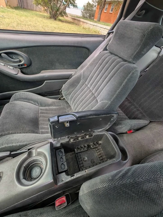 2000 Pontiac Firebird 4th Gen - Image 13 of 15