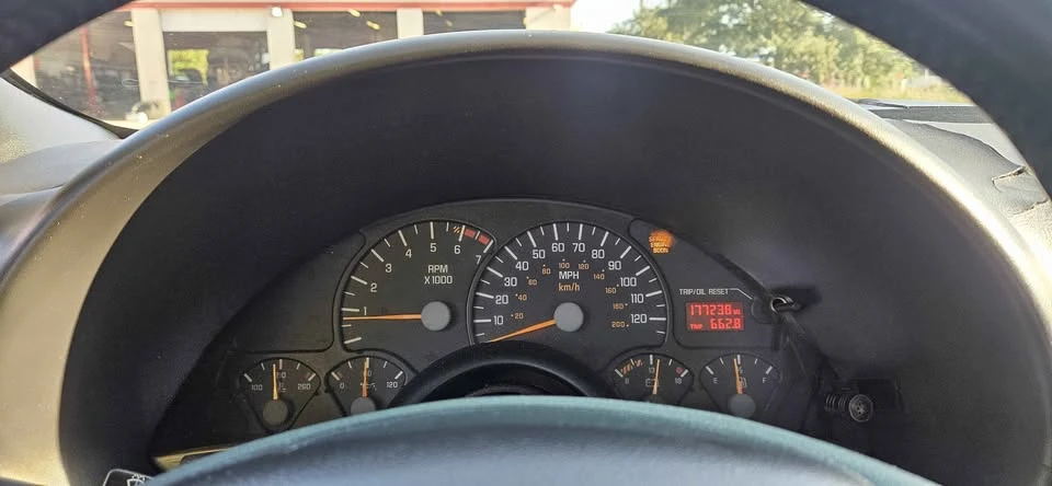 2000 Pontiac Firebird 4th Gen - Image 5 of 9