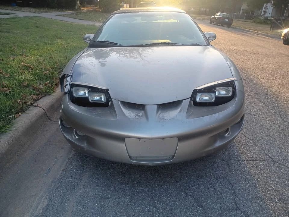 2000 Pontiac Firebird 4th Gen - Image 3 of 4