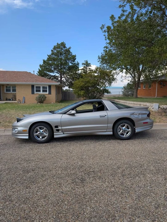 2000 Pontiac Firebird 4th Gen - Image 2 of 15