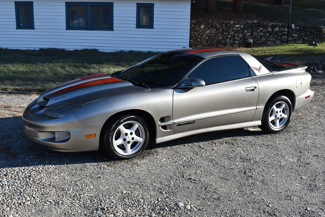 2000 Pontiac Firebird 4th Gen - Image 8 of 31