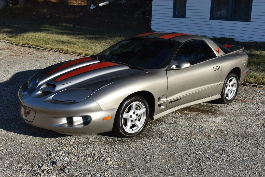 2000 Pontiac Firebird 4th Gen - Image 7 of 31