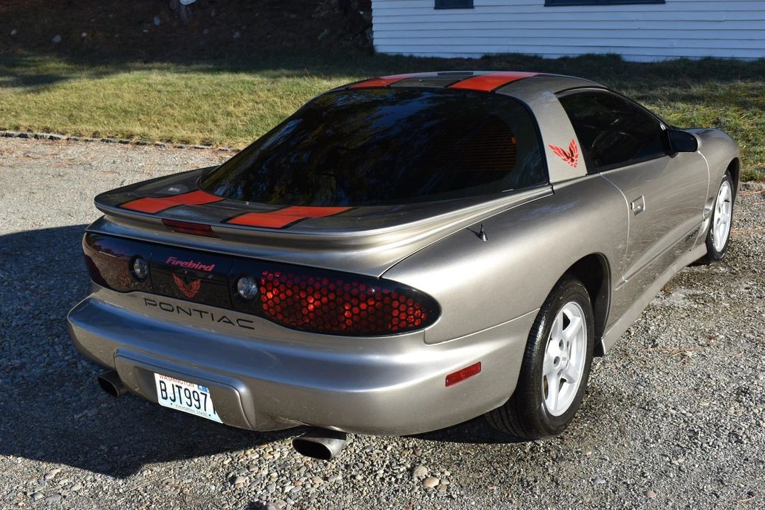 2000 Pontiac Firebird 4th Gen - Image 15 of 31