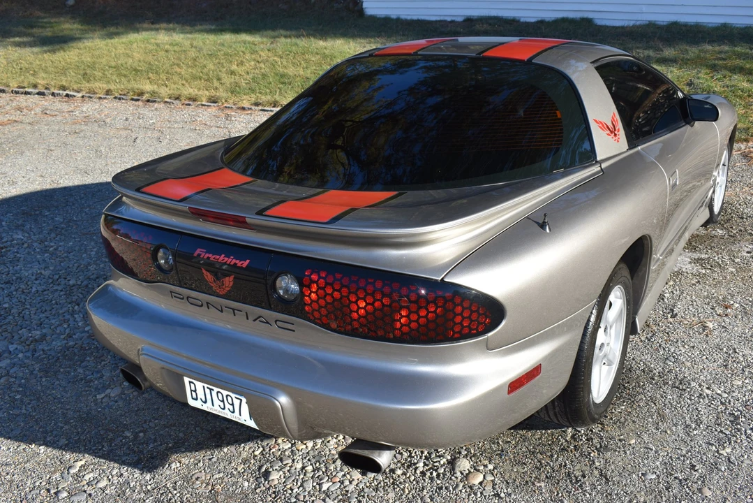 2000 Pontiac Firebird 4th Gen - Image 14 of 31