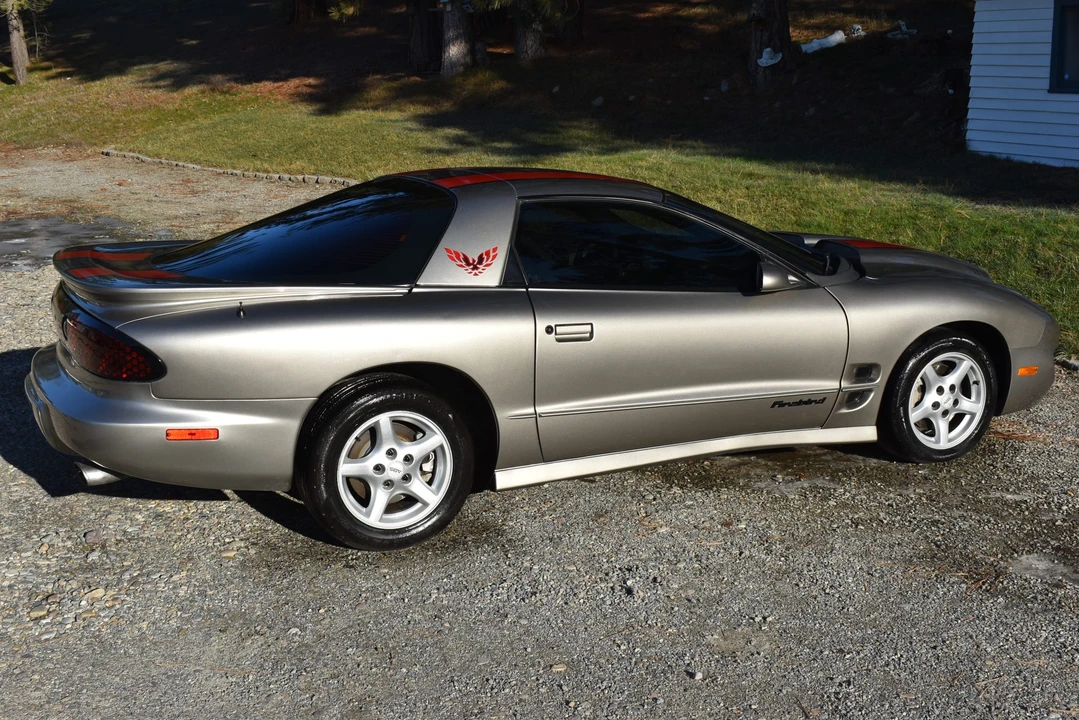 2000 Pontiac Firebird 4th Gen - Image 20 of 31