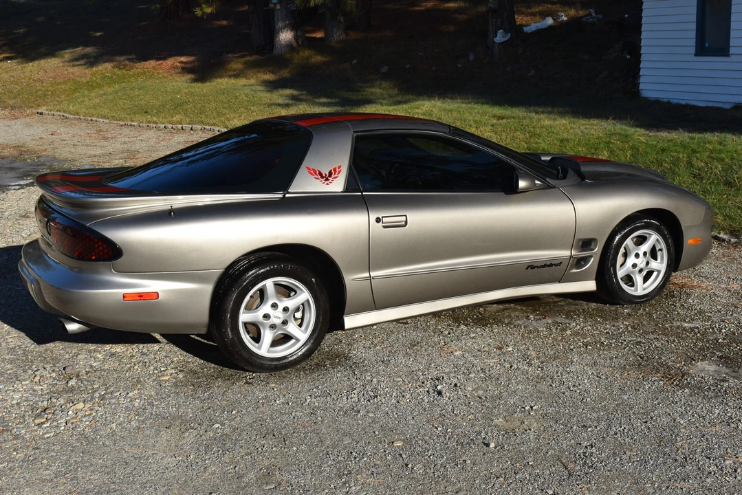 2000 Pontiac Firebird 4th Gen - Image 19 of 31
