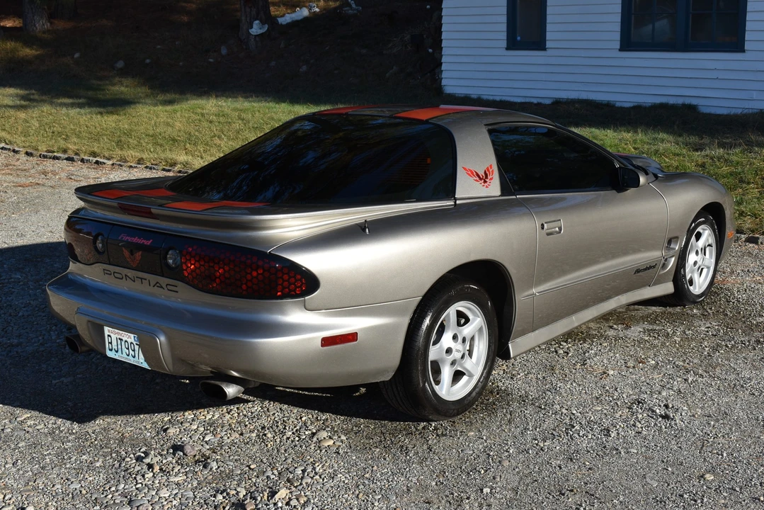 2000 Pontiac Firebird 4th Gen - Image 16 of 31