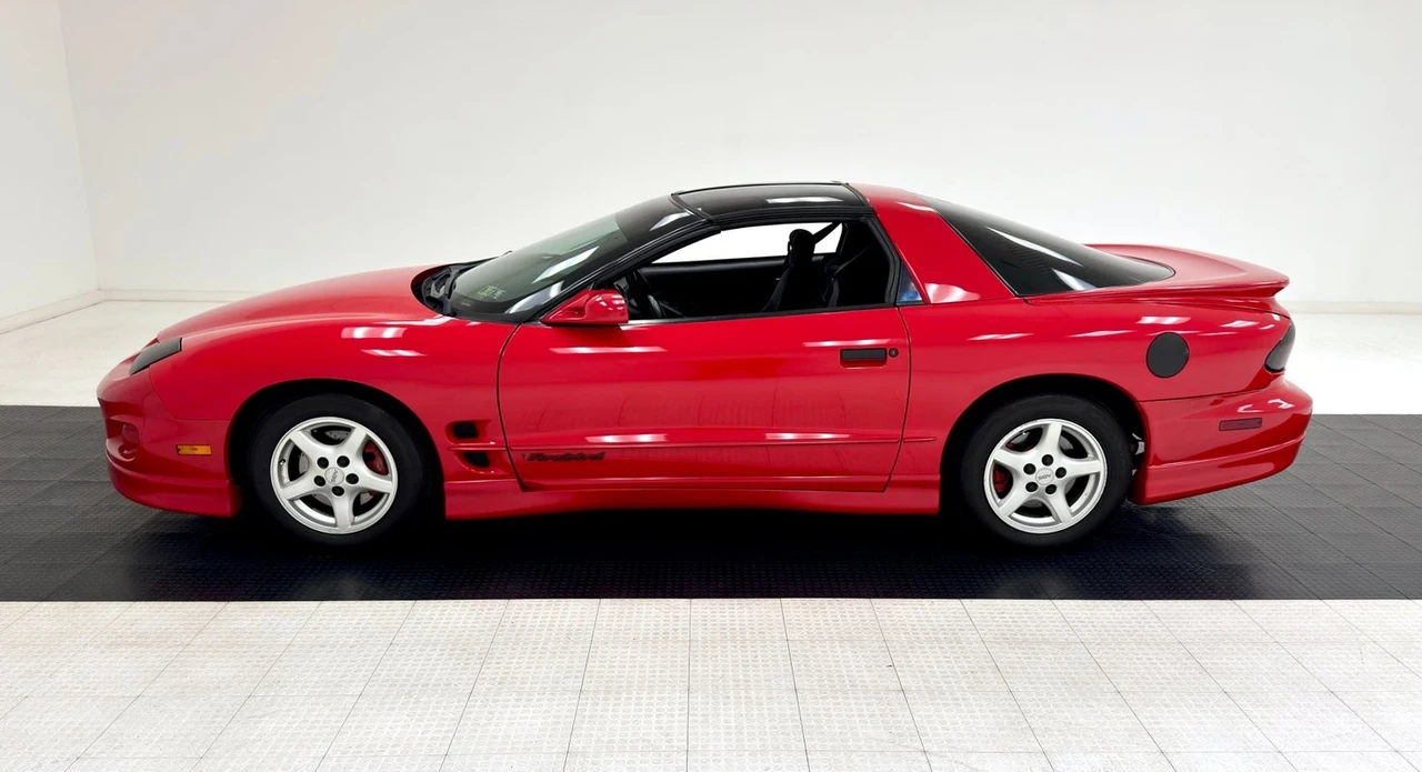 2000 Pontiac Firebird 4th Gen - Image 2 of 12