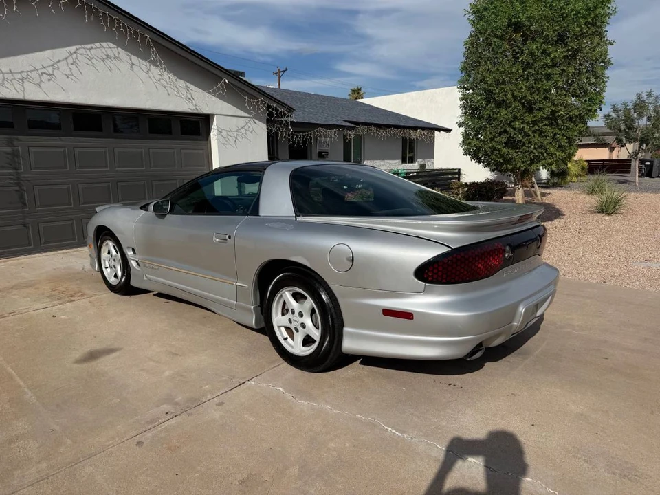 2000 Pontiac Firebird 4th Gen - Image 2 of 15