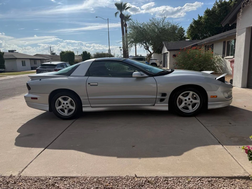 2000 Pontiac Firebird 4th Gen - Image 5 of 15