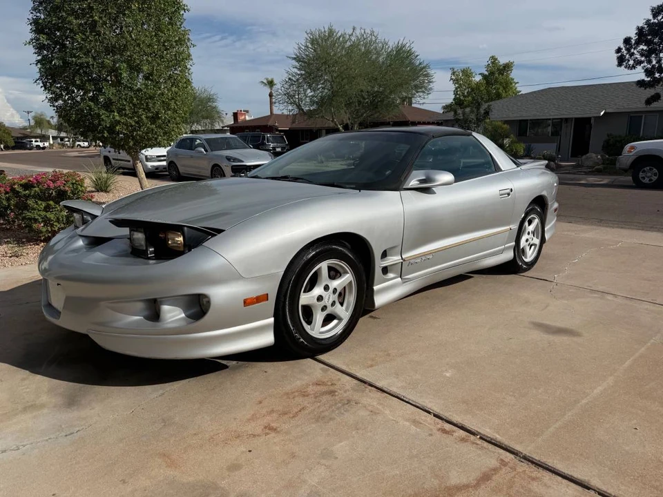 2000 Pontiac Firebird 4th Gen - Image 8 of 15