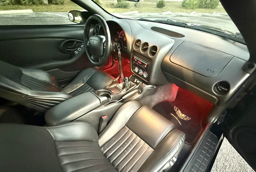 2000 Pontiac Firebird Formula 4th Gen - Image 2 of 21