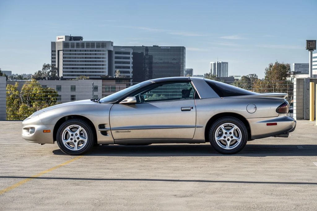 2000 Pontiac Firebird 4th Gen - Image 12 of 31