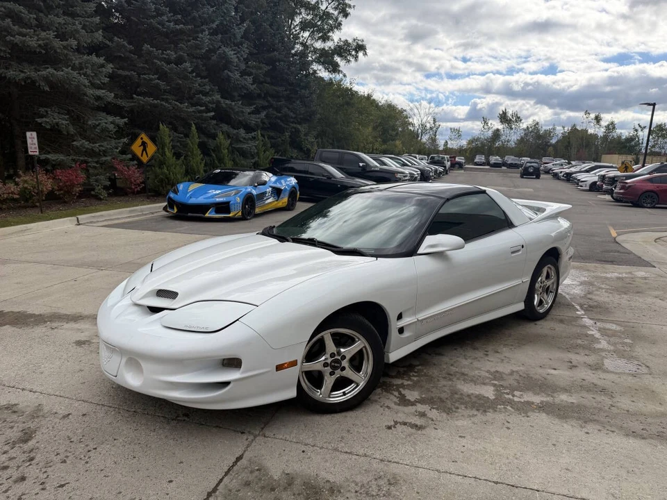 2000 Pontiac Firebird 4th Gen - Image 2 of 21