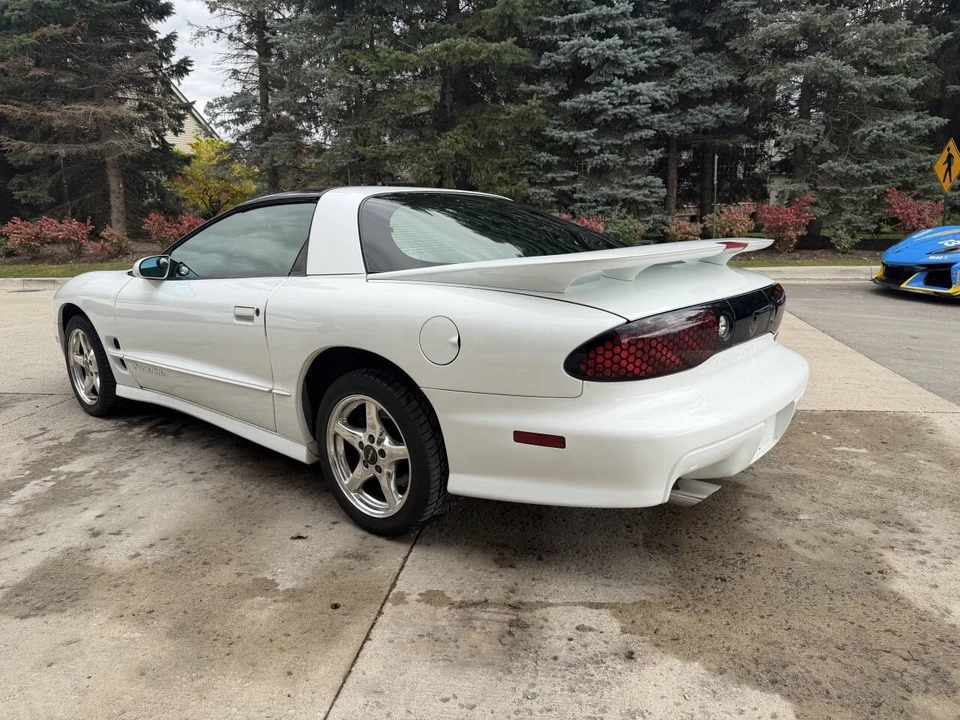 2000 Pontiac Firebird 4th Gen - Image 10 of 21