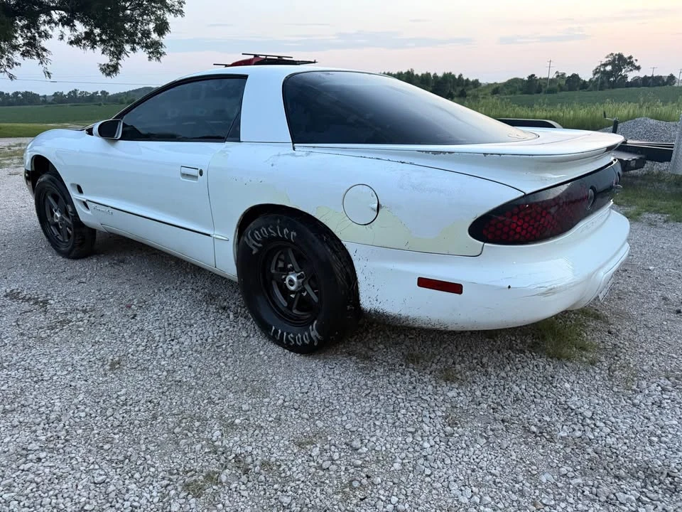 2000 Pontiac Firebird Formula 4th Gen - Image 2 of 18