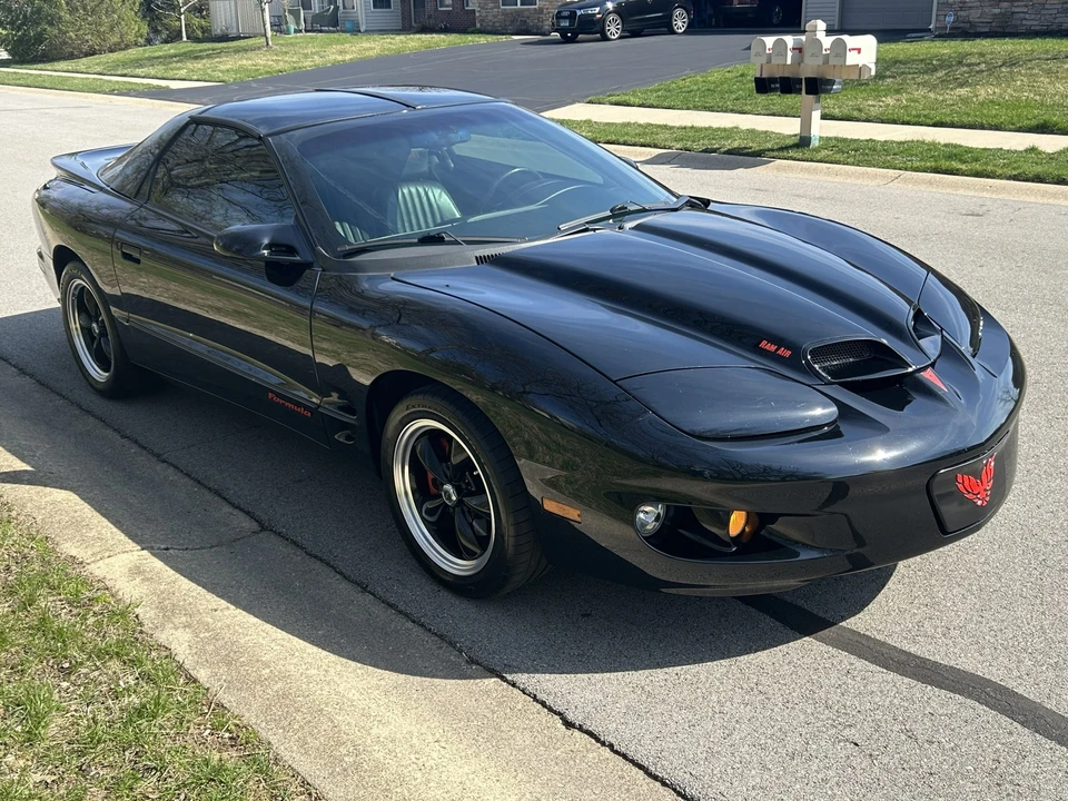 2000 Pontiac Firebird Formula 4th Gen - Image 3 of 31