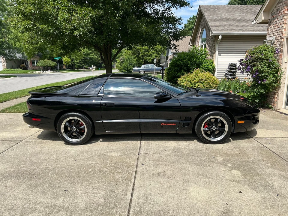 2000 Pontiac Firebird Formula 4th Gen - Image 5 of 31