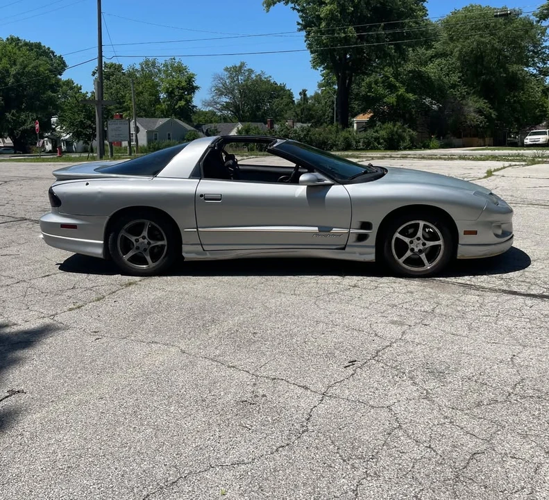 2000 Pontiac Firebird 4th Gen - Image 8 of 9