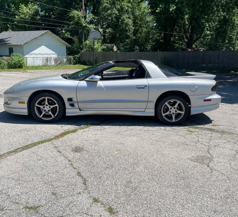 2000 Pontiac Firebird 4th Gen - Image 9 of 9