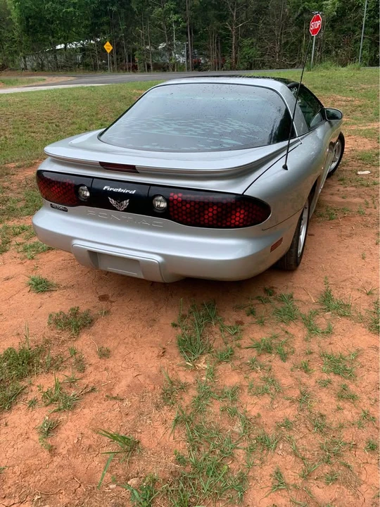 2000 Pontiac Firebird 4th Gen - Image 15 of 16