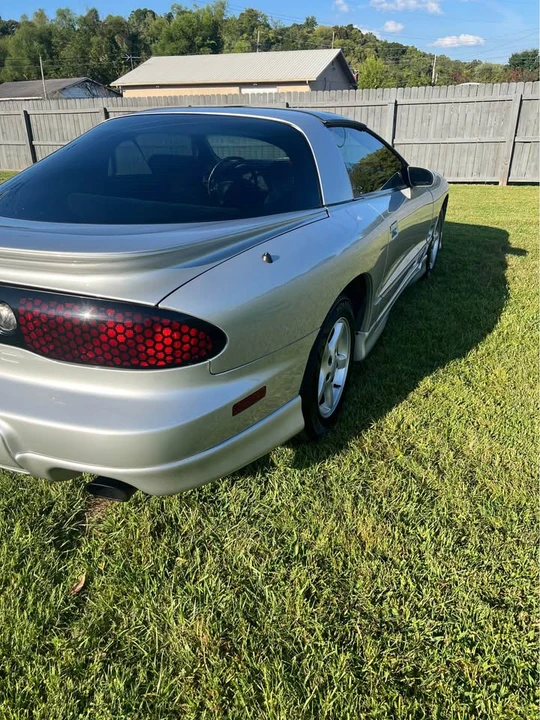 2000 Pontiac Firebird 4th Gen - Image 6 of 11
